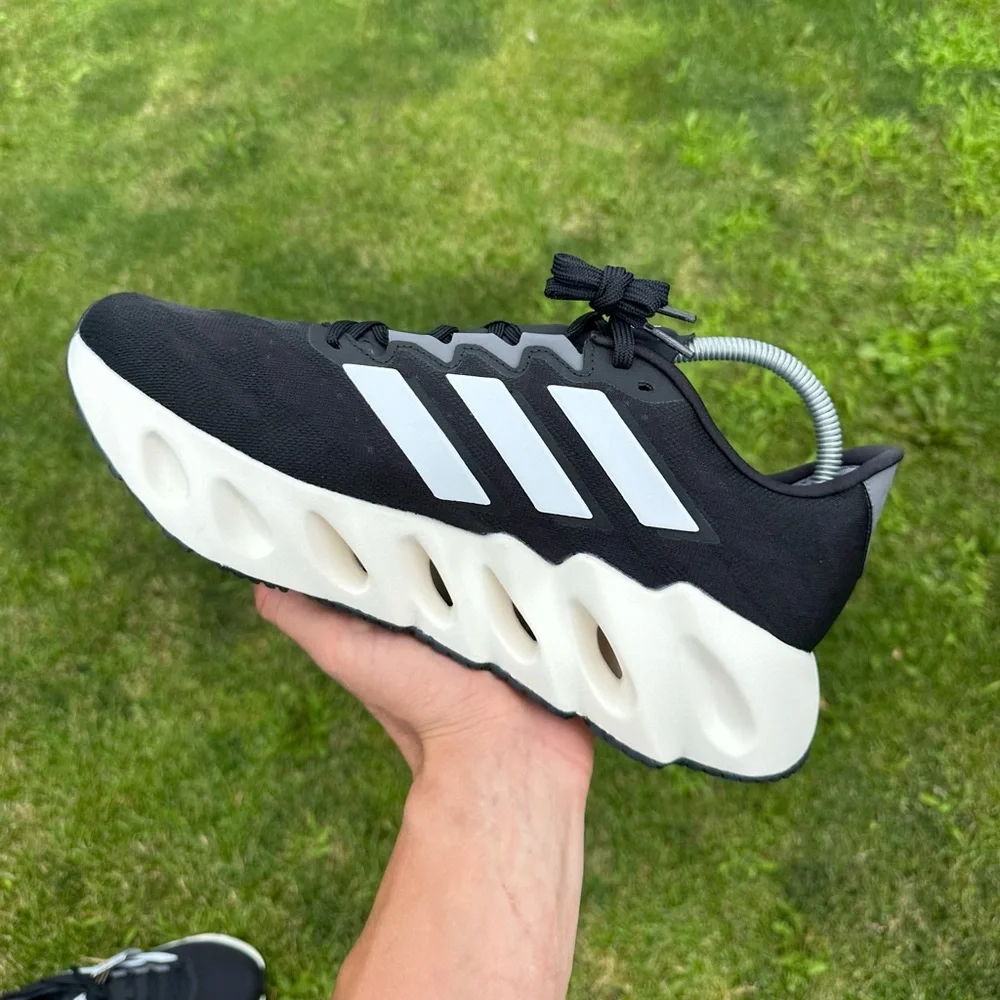 Brand new Adidas Switch FWD Core Black Men's running shoes - Picture 5 of 7